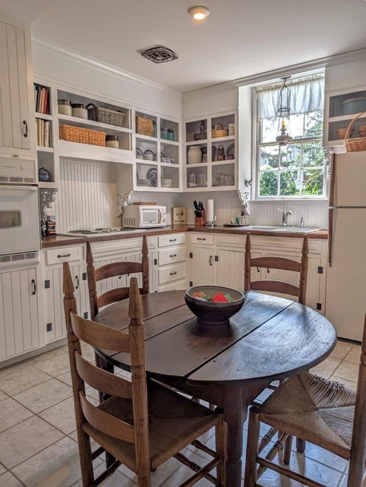 Holiday home Downtown Historic Home, Easy Walk From State Street *