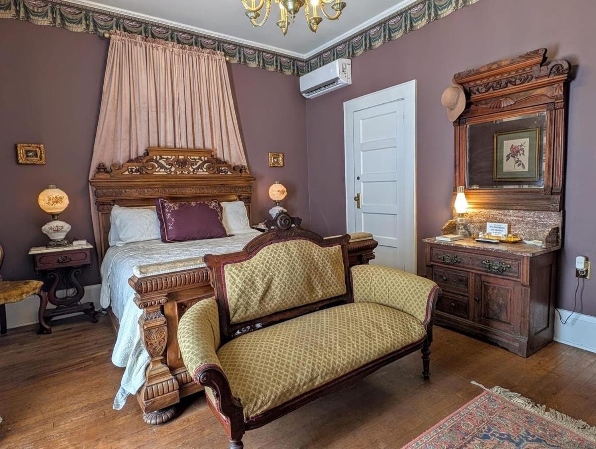 Downtown Historic Home, Easy Walk From State Street
