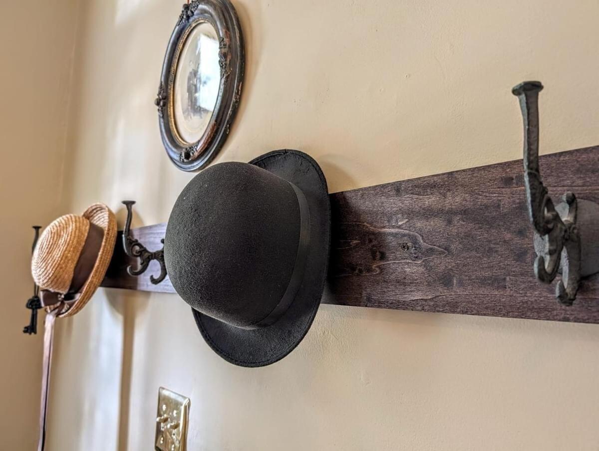 Downtown Historic Home, Easy Walk From State Street Bristol